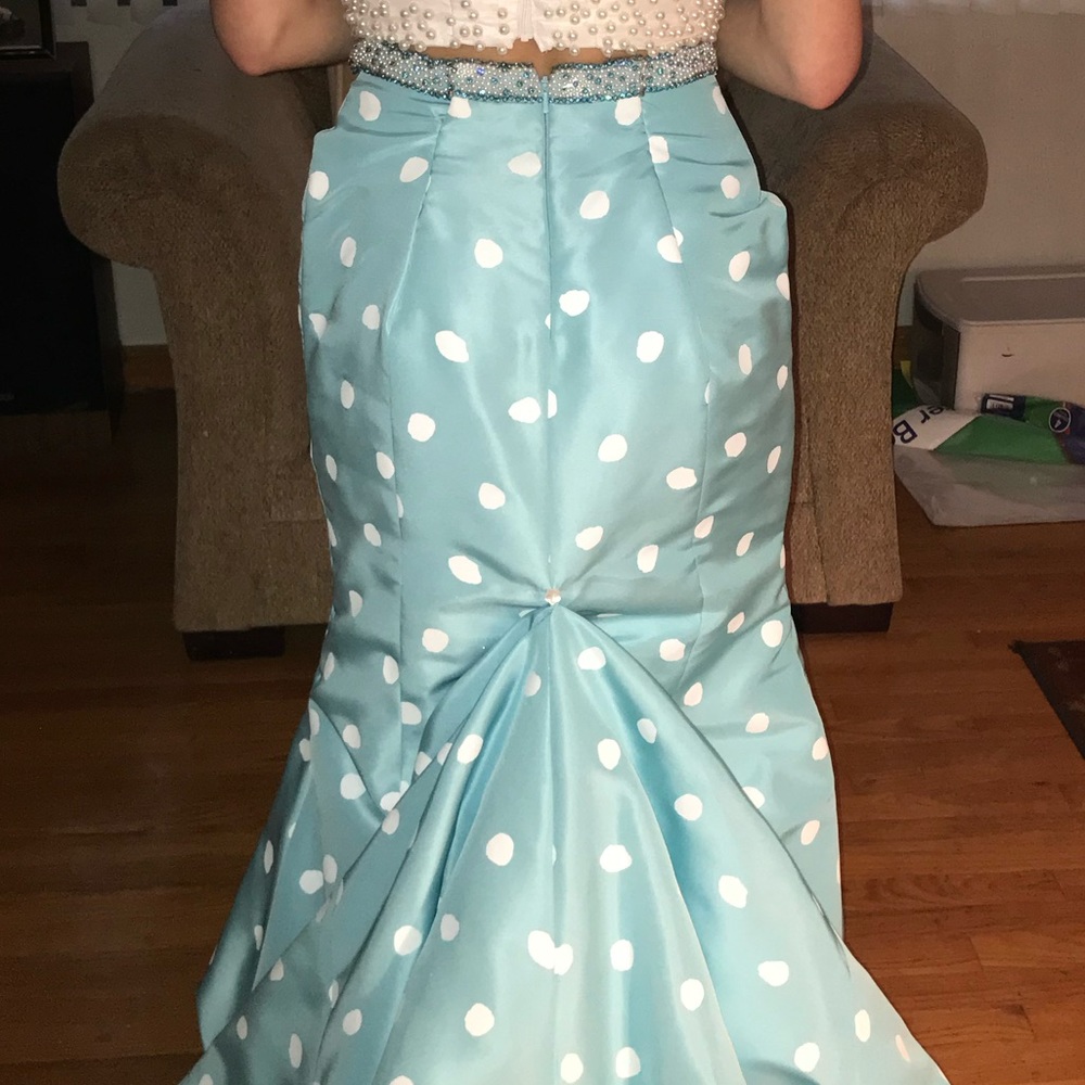 prom dress - Picture 4 of 4